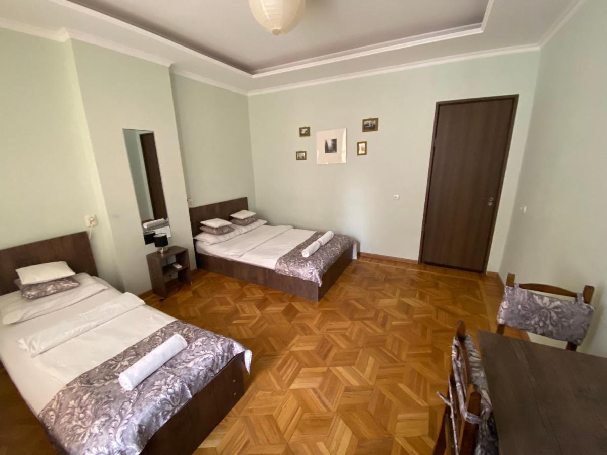 Aloft House Hotel Koetaisi Buitenkant foto