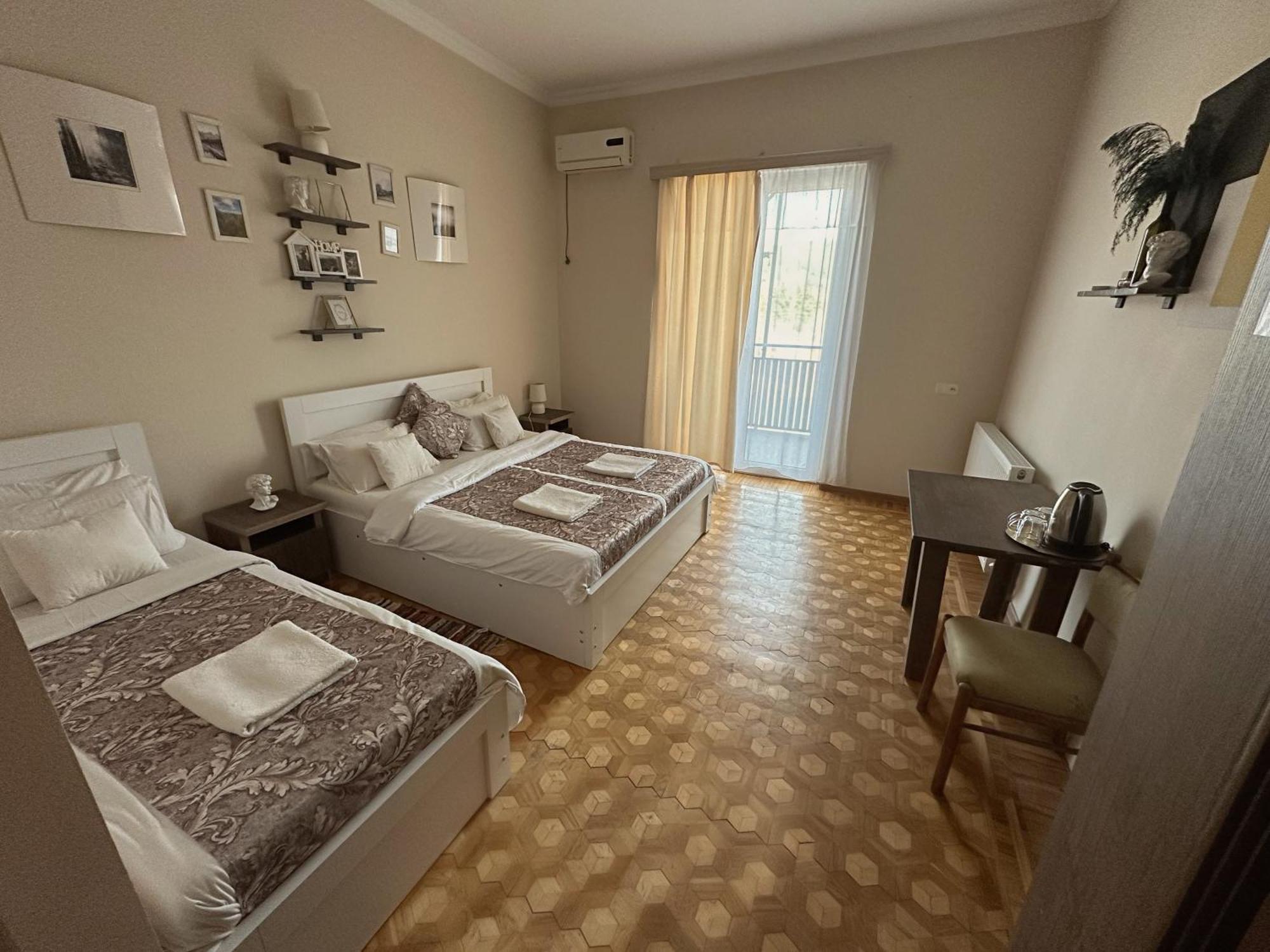 Aloft House Hotel Koetaisi Buitenkant foto